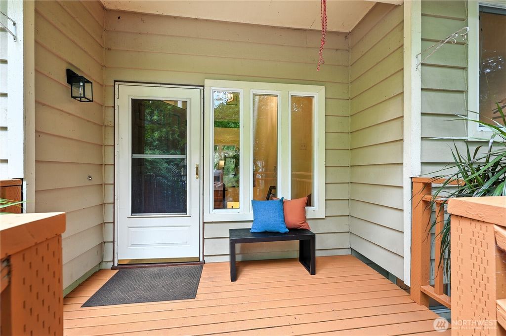 Photo of 17876 29th Avenue NE, Lake Forest Park, WA 98155 (MLS # 2435614)
