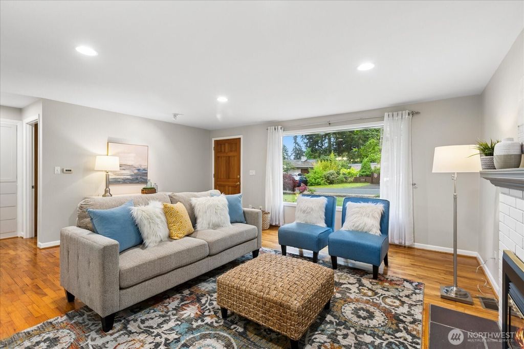 Photo of 6017 190th Street SW, Lynnwood, WA 98036 (MLS # 2524589)