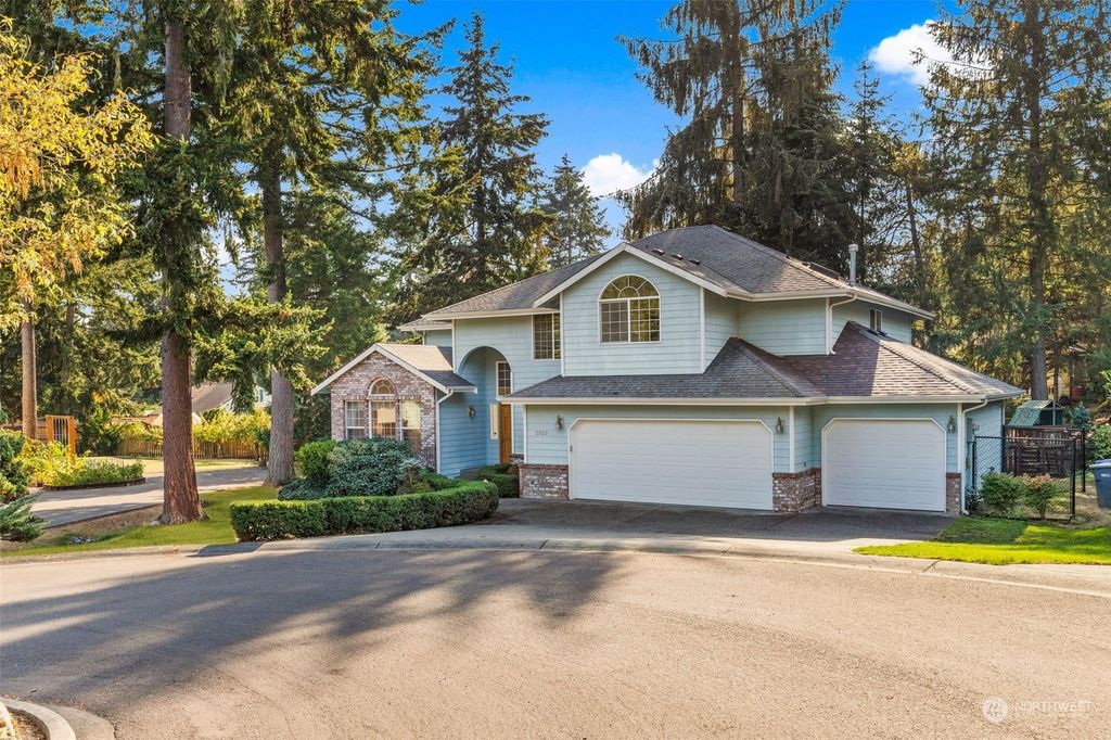 Photo of 2025 SW 163rd Court, Burien, WA 98166 (MLS # 2007171)