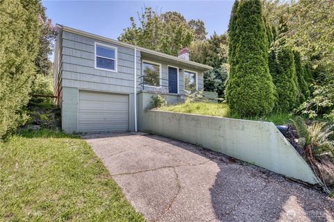 5932 37th Avenue SW Seattle WA 98126