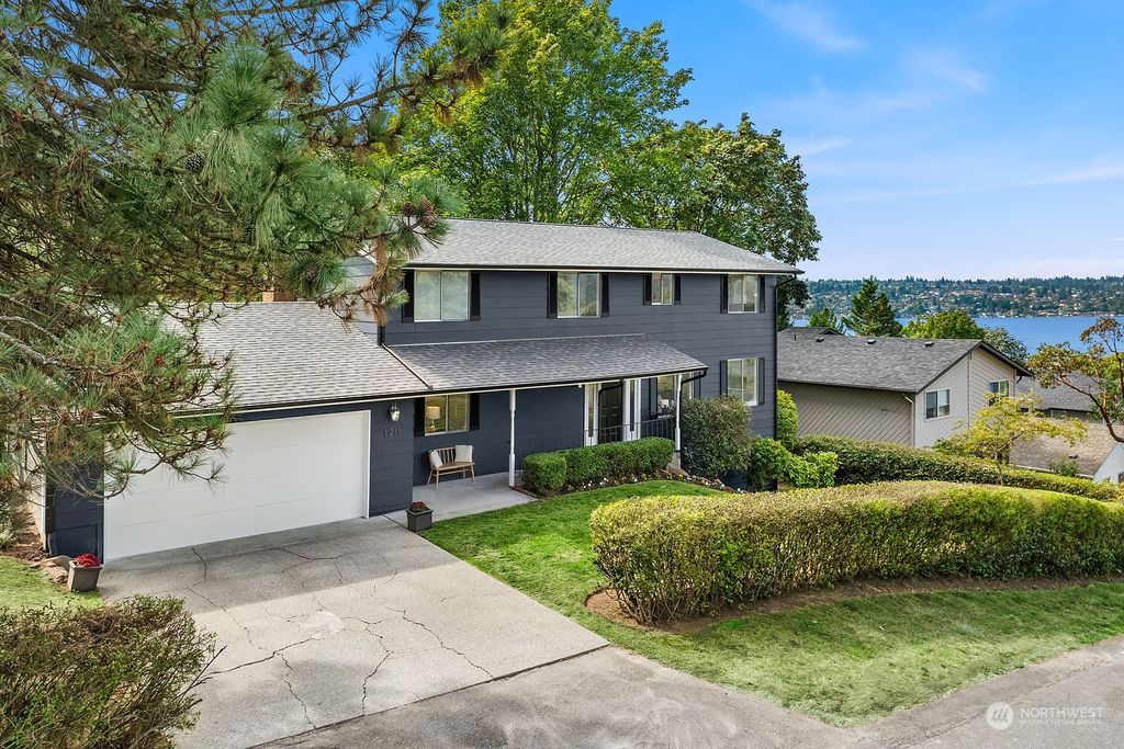 Photo of 1211 N 28th Place, Renton, WA 98056 (MLS # 2289477)