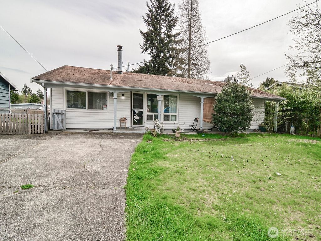 Photo of 25818 19th Avenue S, Des Moines, WA 98198 (MLS # 2358735)