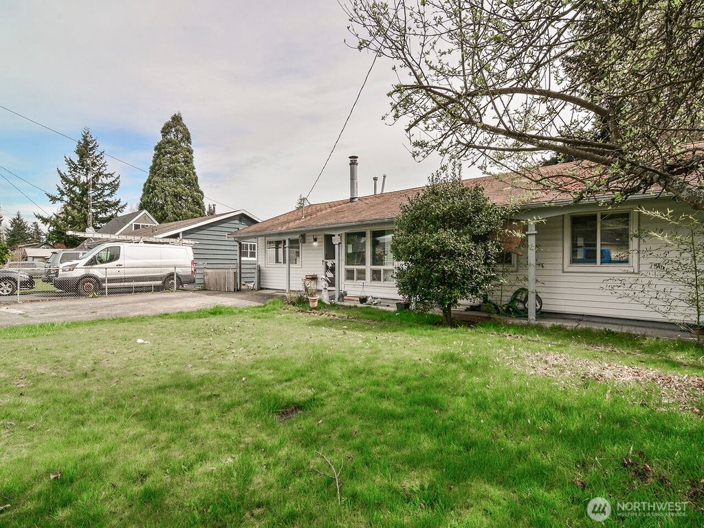 Photo of 25818 19th Avenue S, Des Moines, WA 98198 (MLS # 2358735)