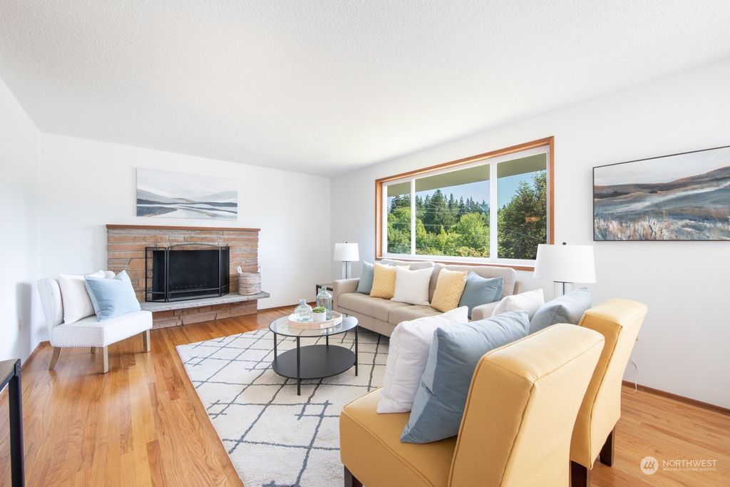 Photo of 19243 16th Avenue NE, Lake Forest Park, WA 98155 (MLS # 2077572)