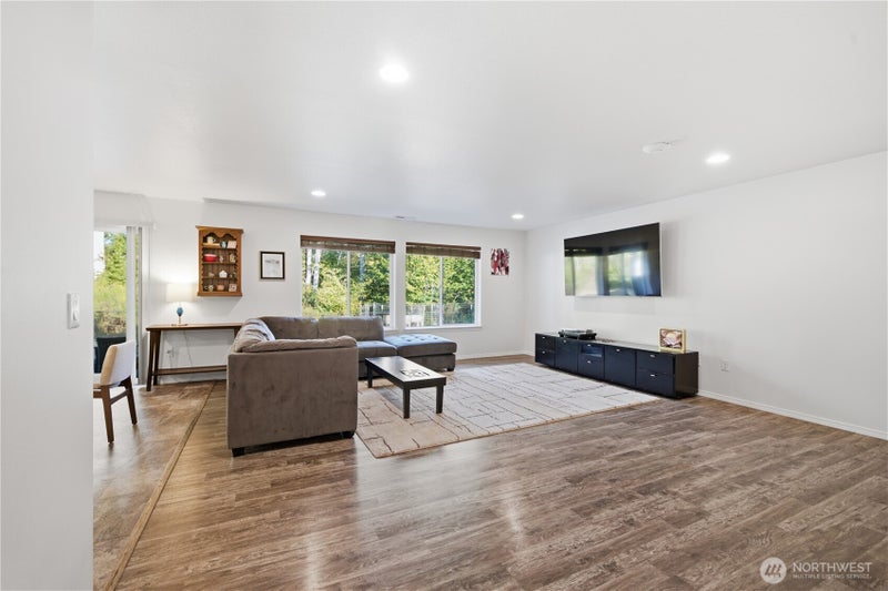 8024 Fairview Road SW