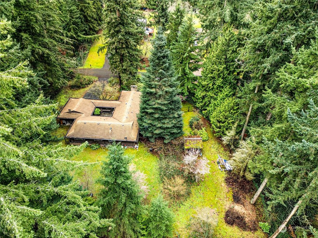 Photo of 1609 175th Street SW St, Lynnwood, WA 98037 (MLS # 2204348)