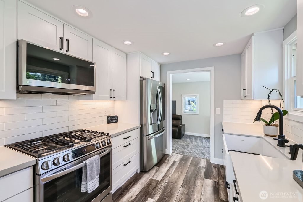 Photo of 16747 8th Avenue NE, Shoreline, WA 98155 (MLS # 2365641)