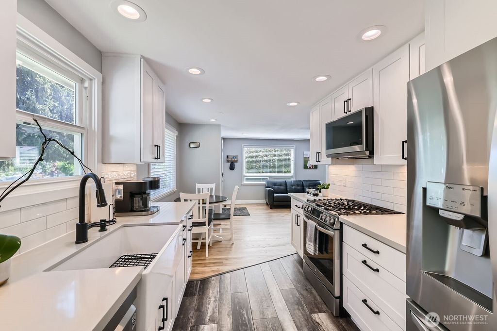 Photo of 16747 8th Avenue NE, Shoreline, WA 98155 (MLS # 2365641)