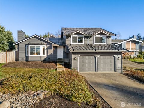 Photo of 17204 109th Place SE, Renton, WA 98055 (MLS # 2479201)