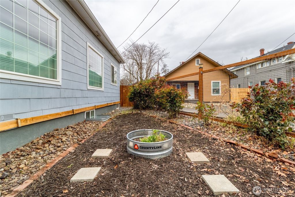 Photo of 311 N Chase Avenue, Walla Walla, WA 99362 (MLS # 2501749)