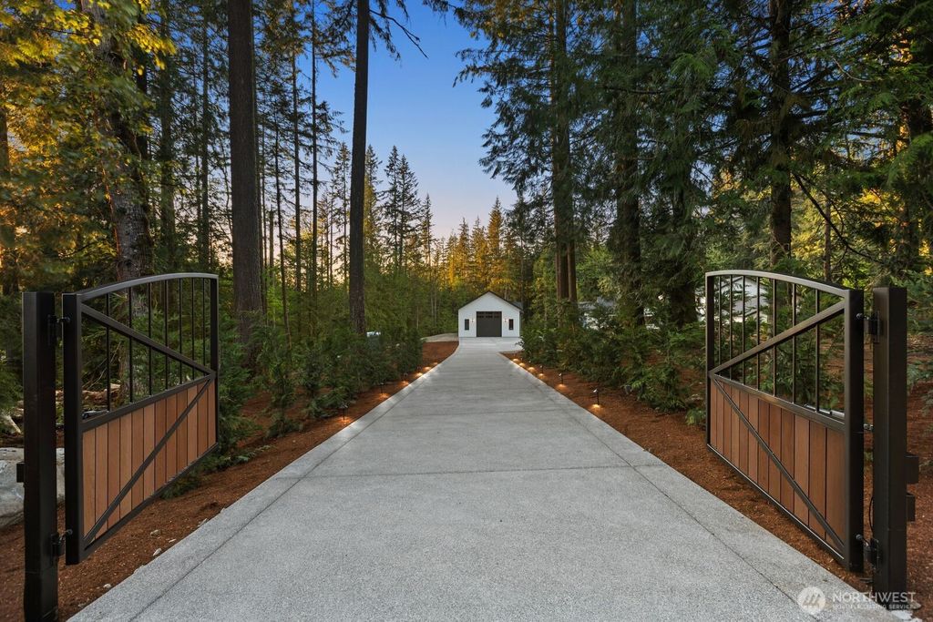 Photo of 26328 SE 152nd Street, Issaquah, WA 98027 (MLS # 2530084)
