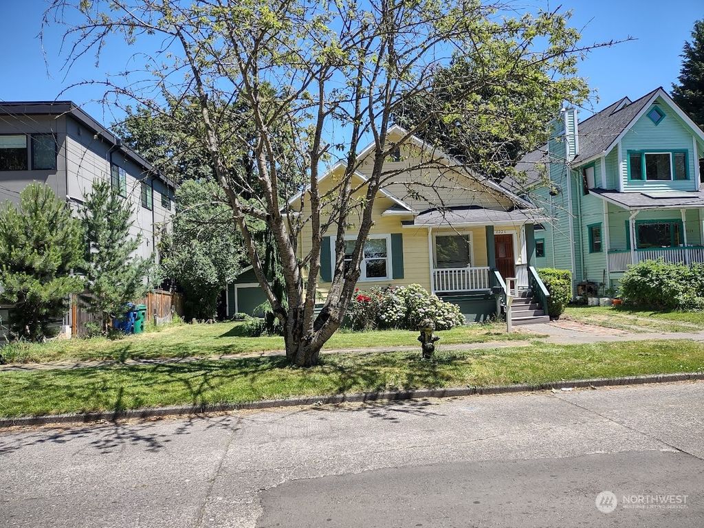 Photo of 8226 Meridian Avenue N, Seattle, WA 98103 (MLS # 2257896)