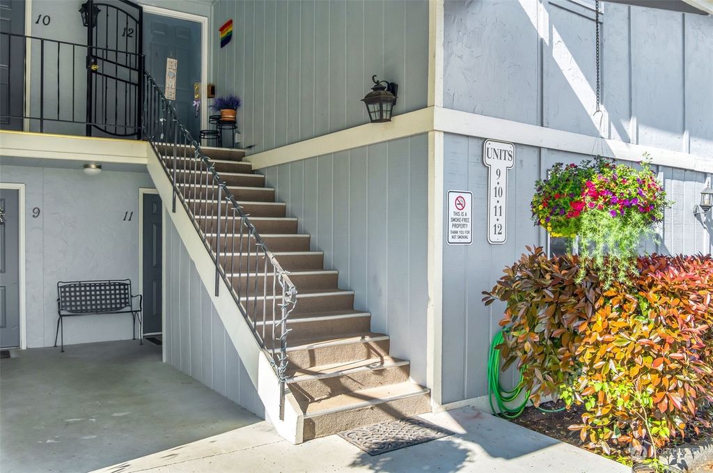 Photo of 700 Ford Avenue #C11, Snohomish, WA 98290 (MLS # 2066854)