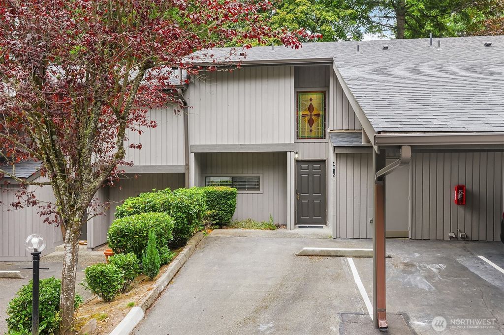 Photo of 4015 145th Avenue NE, Bellevue, WA 98007 (MLS # 2428348)