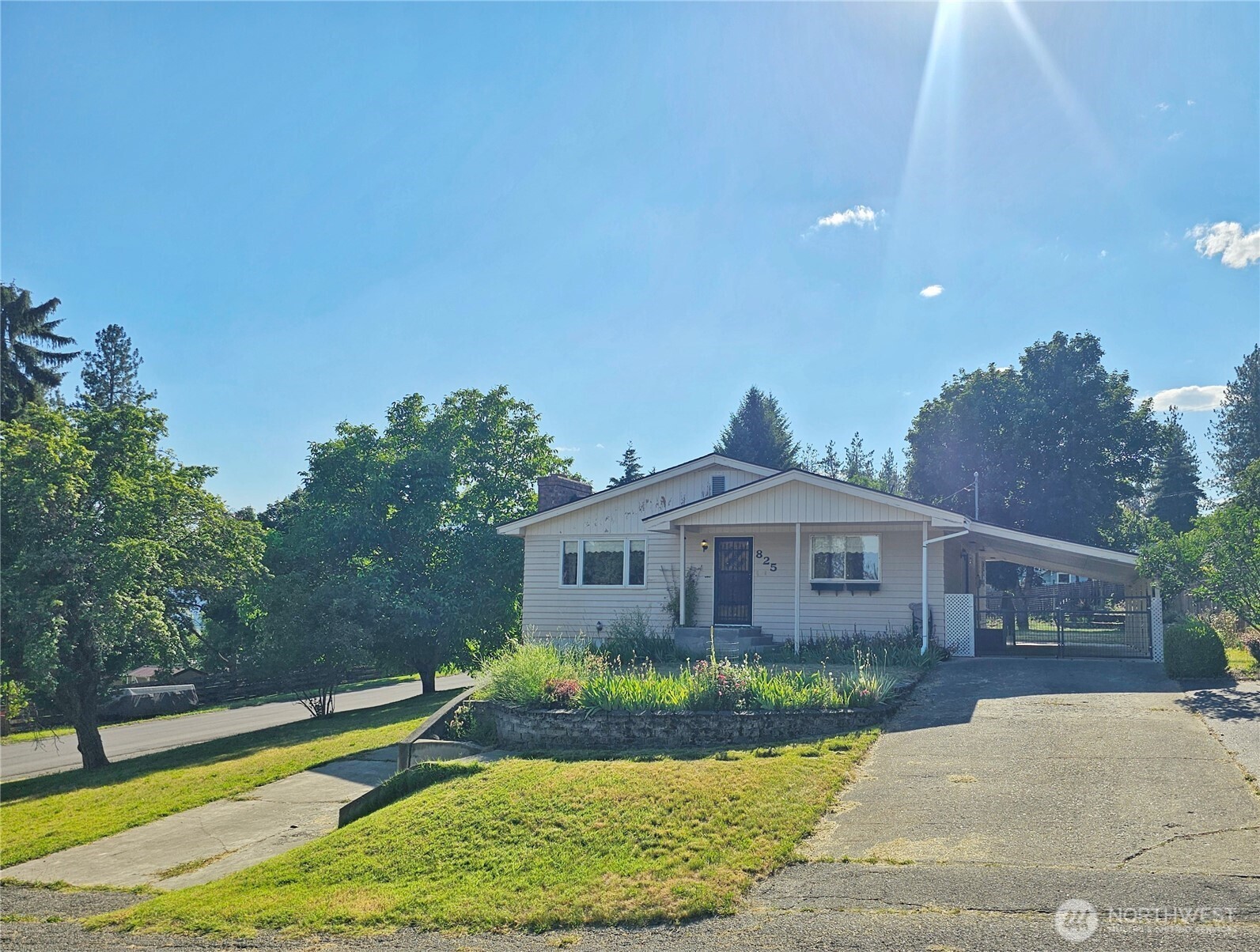 825 N Jefferson
