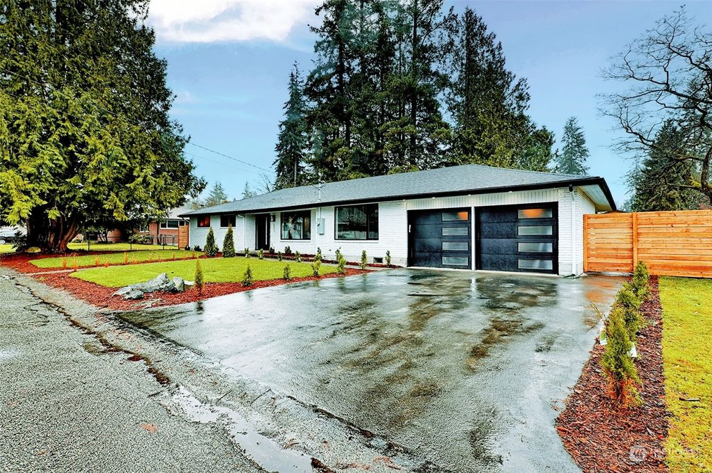 Photo of 6820 192nd Place SW, Lynnwood, WA 98036 (MLS # 2319000)