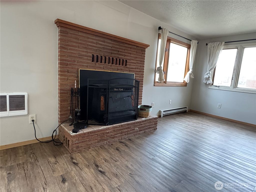Photo of 200 E 17th Avenue, Ellensburg, WA 98926 (MLS # 2475954)