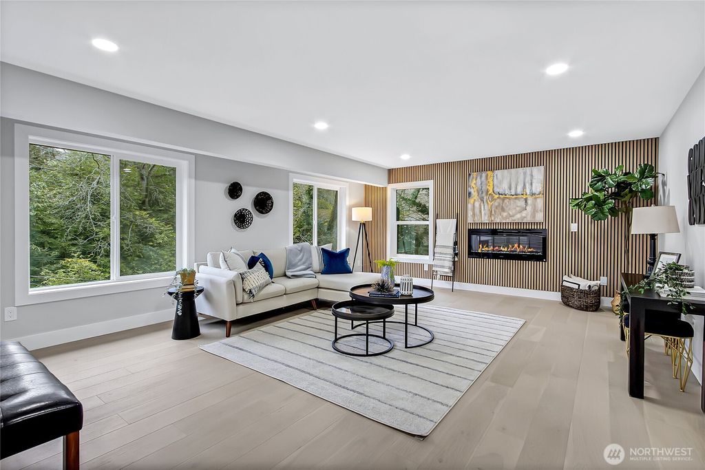 Photo of 1925 32nd Avenue W, Seattle, WA 98199 (MLS # 2332878)