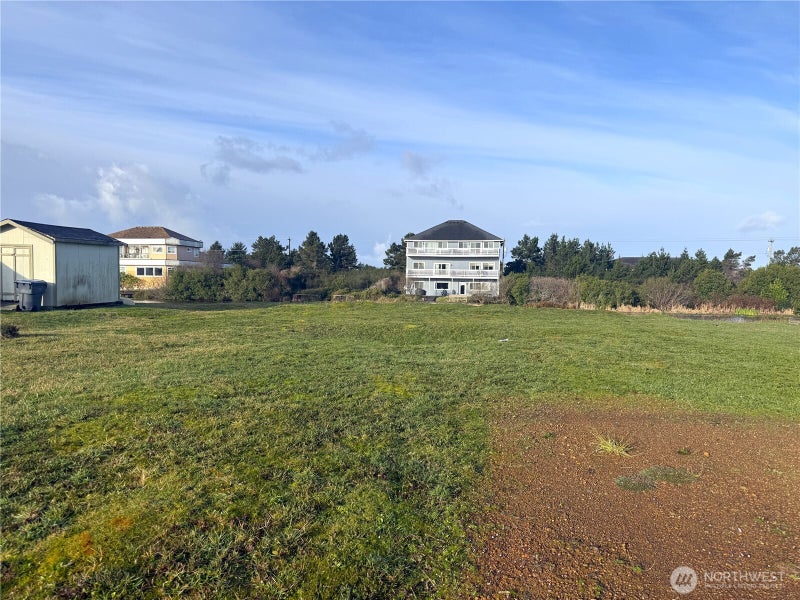 555 Canal Drive NE