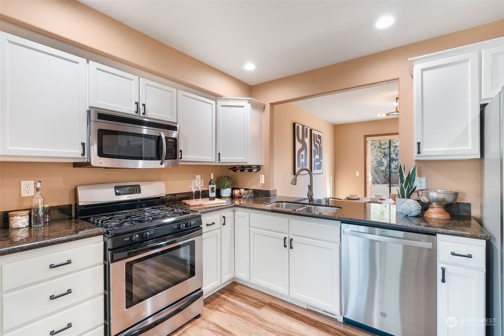 Photo of 2630 Lincoln Way #A, Lynnwood, WA 98087 (MLS # 2153028)