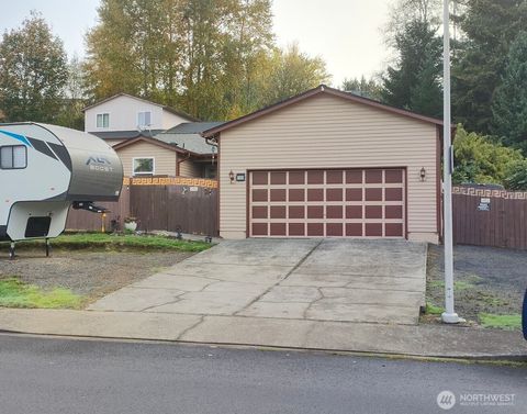 Photo of 1600 Bowmont Avenue, Kelso, WA 98626 (MLS # 2341948)