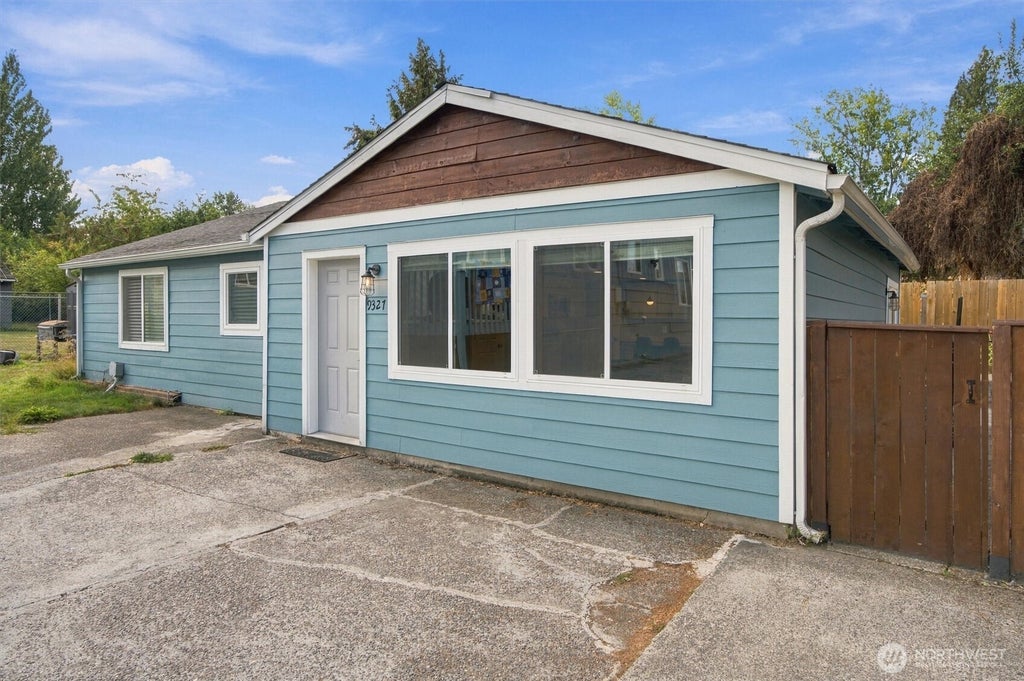 Photo of 9329 53rd Avenue S #2, Seattle, WA 98118 (MLS # 2587490)