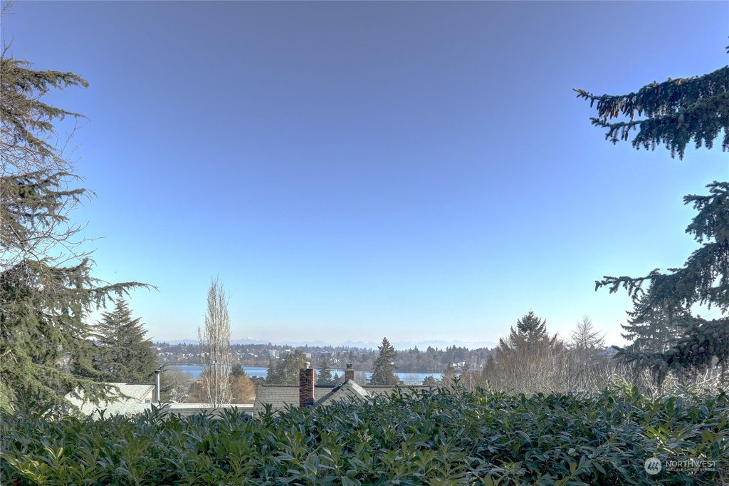 Photo of 526 N 65th Street, Seattle, WA 98103 (MLS # 2327789)