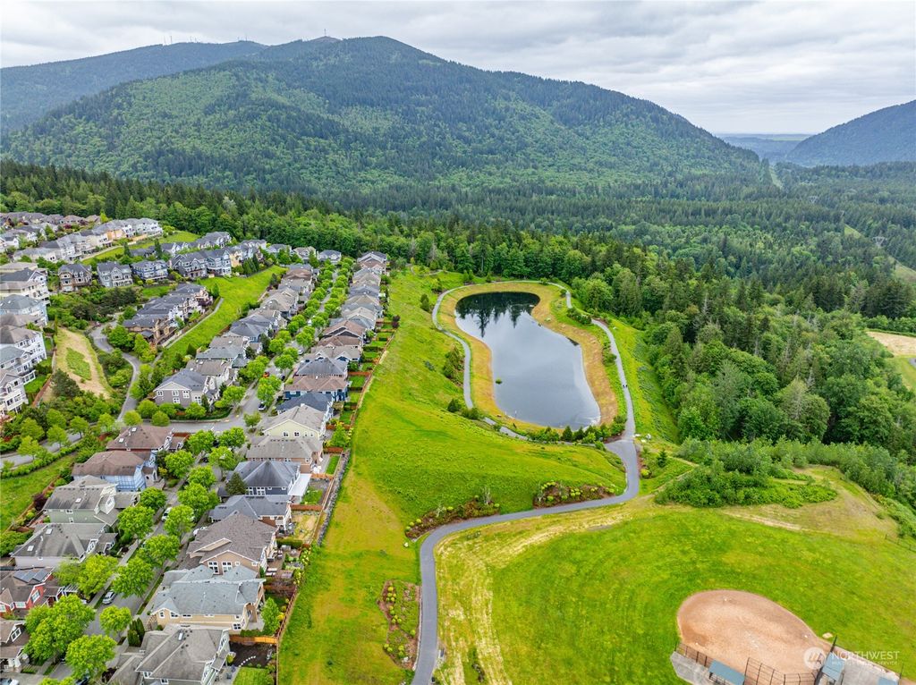 Photo of 1561 24th Avenue NE, Issaquah, WA 98029 (MLS # 2245106)