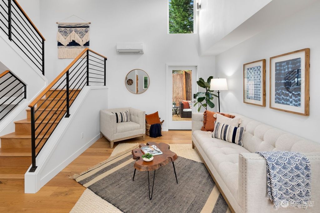 Photo of 9203 Phinney Avenue N #2, Seattle, WA 98103 (MLS # 2280573)