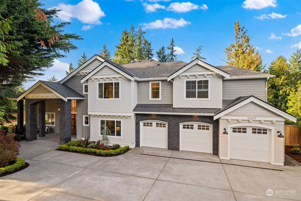 Photo of 5207 Isola Place NW, Issaquah, WA 98027 (MLS # 2207809)