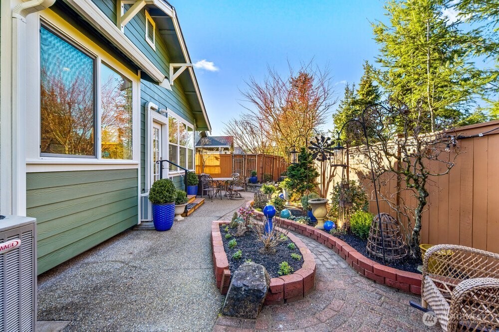 8236 NE Vashon Drive