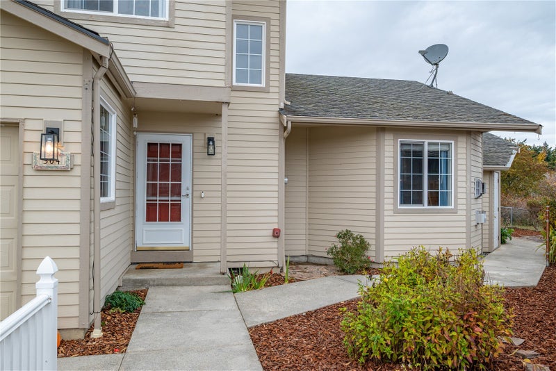 304 NW Capstan Court