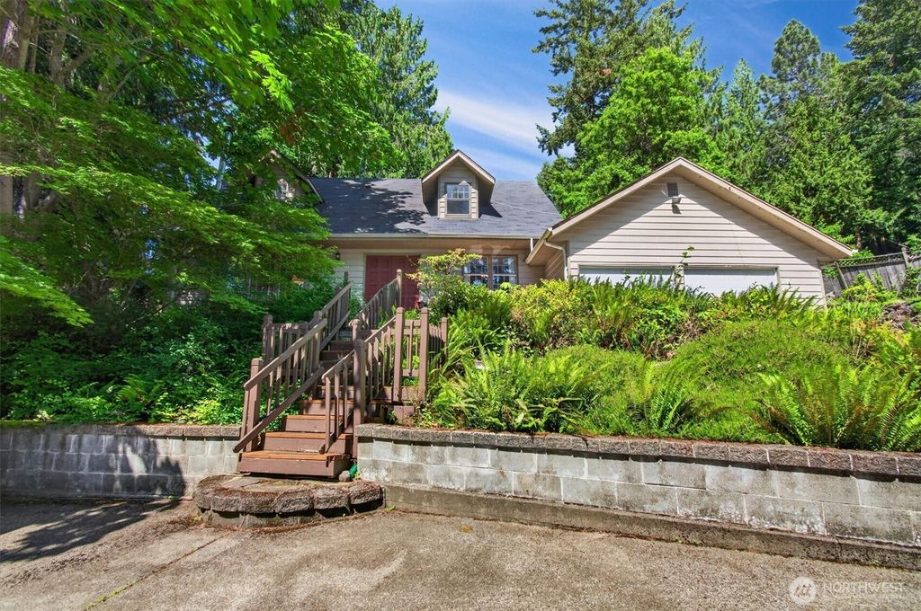 Photo of 1411 Miller Drive, Kelso, WA 98626 (MLS # 2532110)