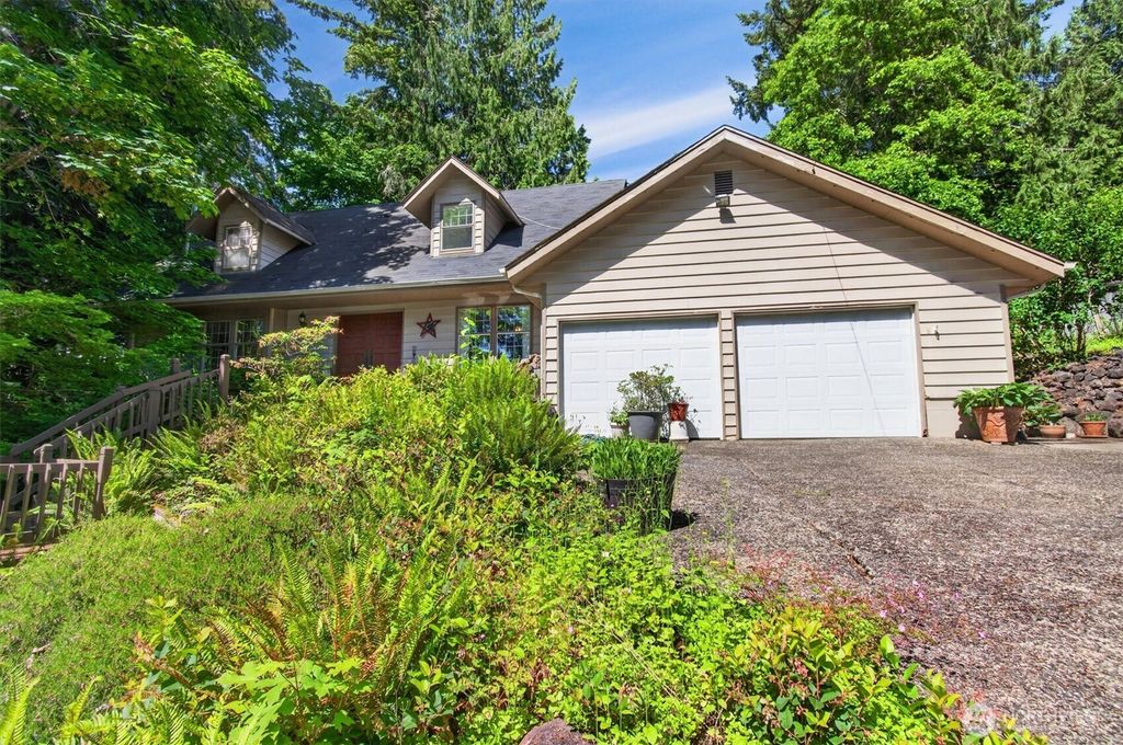 Photo of 1411 Miller Drive, Kelso, WA 98626 (MLS # 2532110)