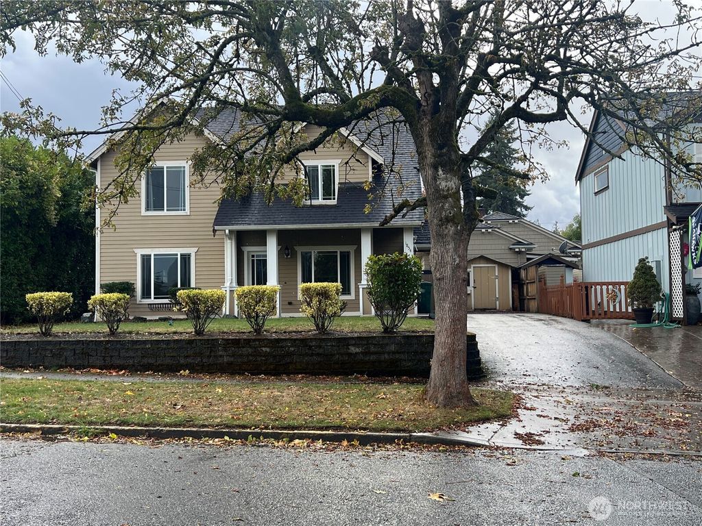 Photo of 1854 Hillcrest Avenue, Enumclaw, WA 98022 (MLS # 2446560)