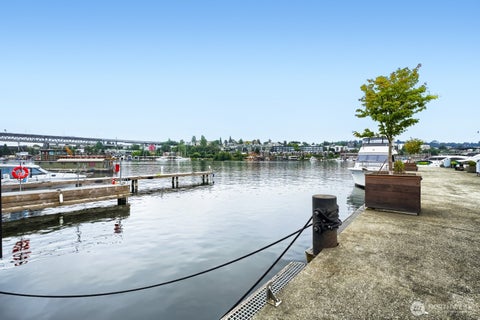 Photo of 2309 N Northlake Way #16, Seattle, WA 98103 (MLS # 2567620)