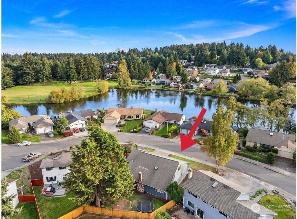 Photo of 4248 SW 323rd Street, Federal Way, WA 98023 (MLS # 2304446)