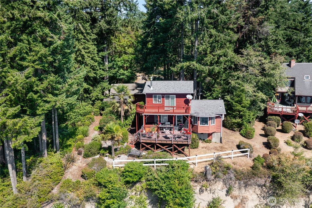 Photo of 621 E Herron Boulevard NW, Lakebay, WA 98349 (MLS # 2527450)