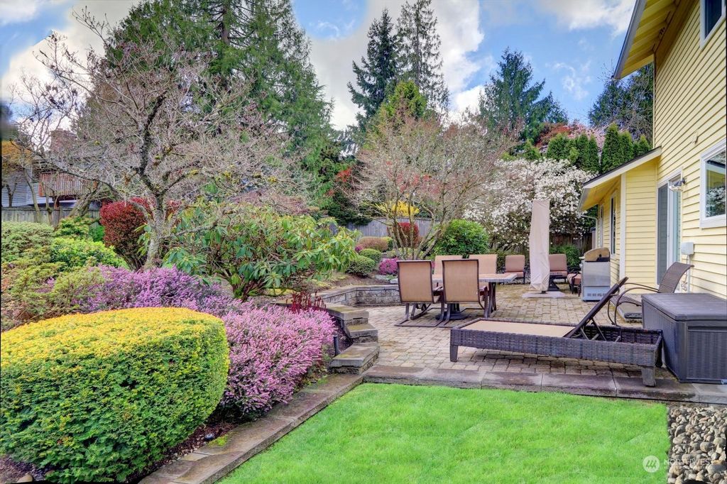 Photo of 5506 104th Place SW, Mukilteo, WA 98275 (MLS # 2214269)