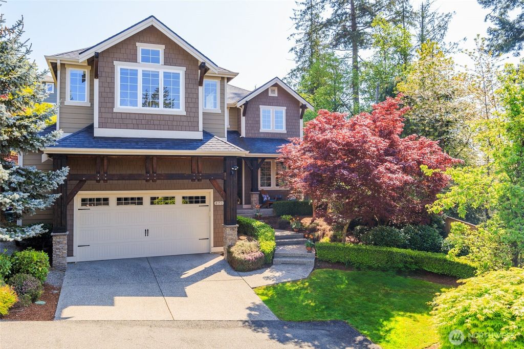 Photo of 8153 NE 117th Place, Kirkland, WA 98034 (MLS # 2352036)