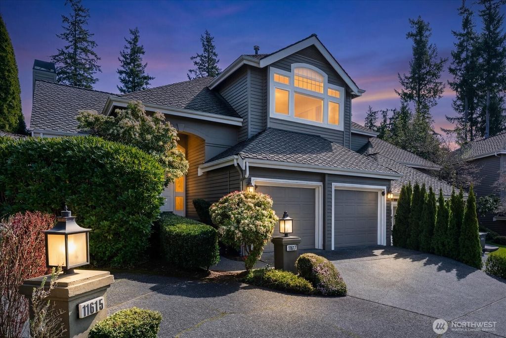 Photo of 11617 E Oakmont Drive, Mukilteo, WA 98275 (MLS # 2495098)