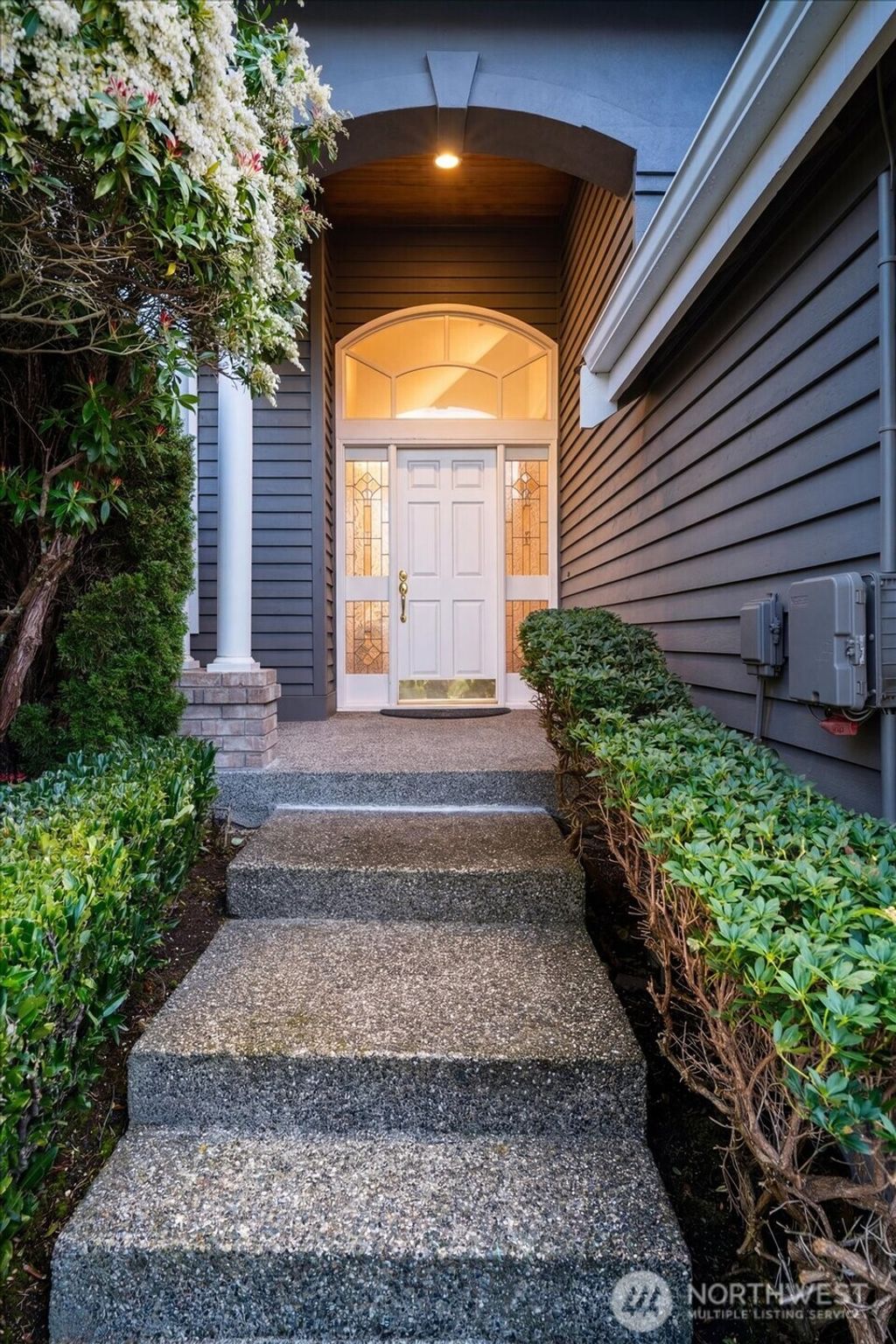 Photo of 11617 E Oakmont Drive, Mukilteo, WA 98275 (MLS # 2495098)