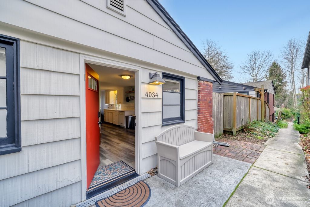 Photo of 4034 NE 109th Street, Seattle, WA 98125 (MLS # 2467394)