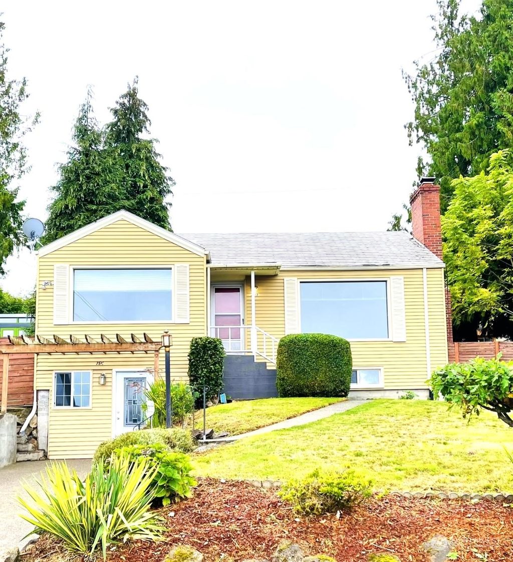 Photo of 7513 S Sunnycrest Road, Seattle, WA 98178 (MLS # 2305543)