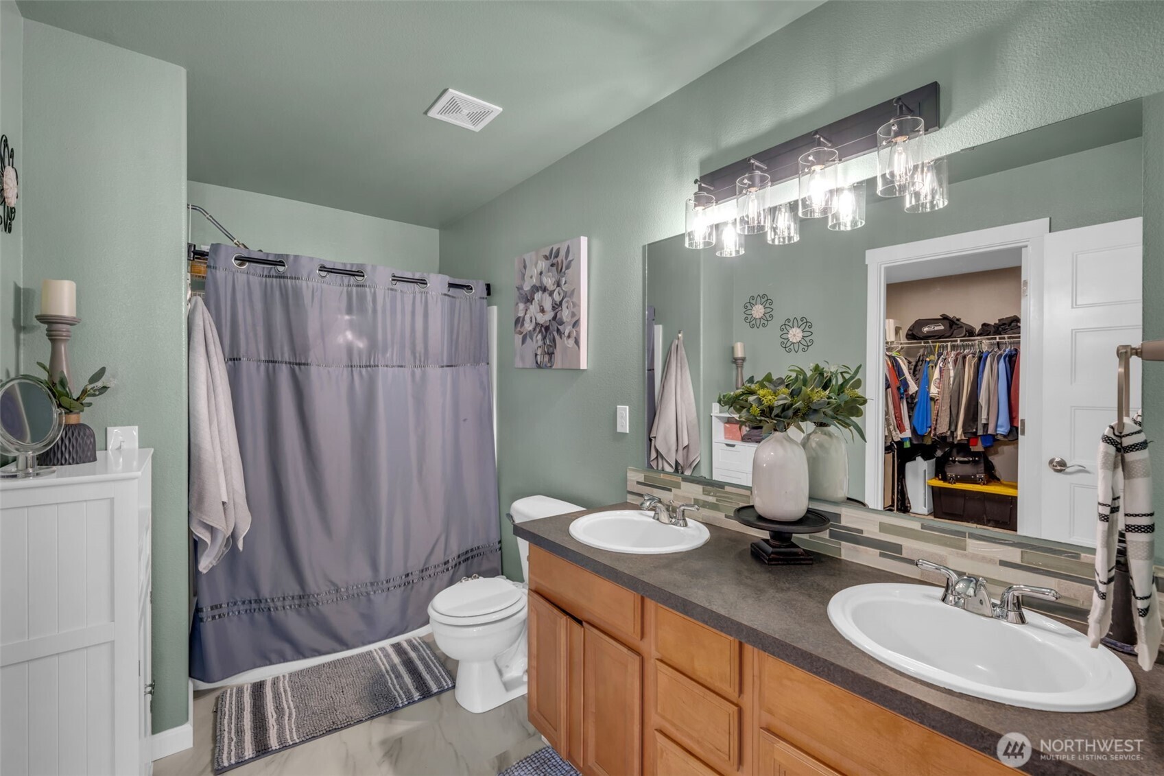 Graham, Washington 98338, United States, 4 Bedrooms Bedrooms, ,3 BathroomsBathrooms,Residential,Pending,222181