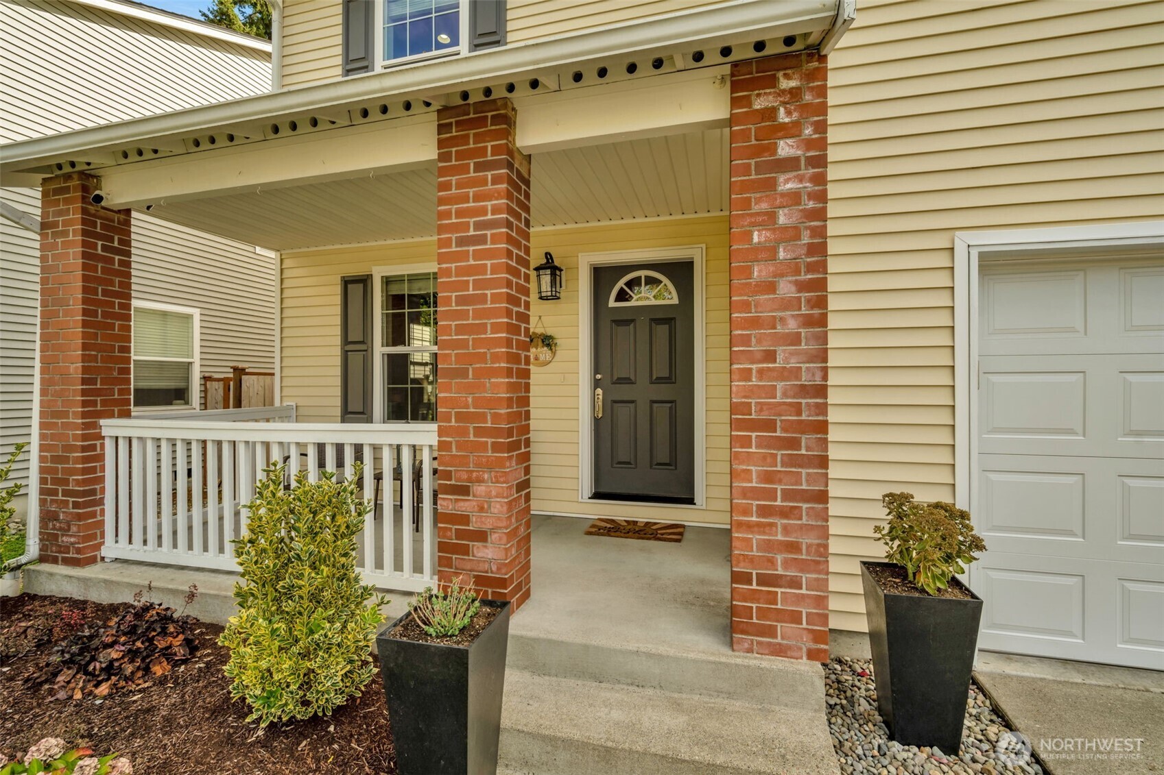 Graham, Washington 98338, United States, 4 Bedrooms Bedrooms, ,3 BathroomsBathrooms,Residential,Pending,222181