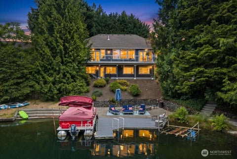 Photo of 3324 Deer Island Drive E, Lake Tapps, WA 98391 (MLS # 2539620)