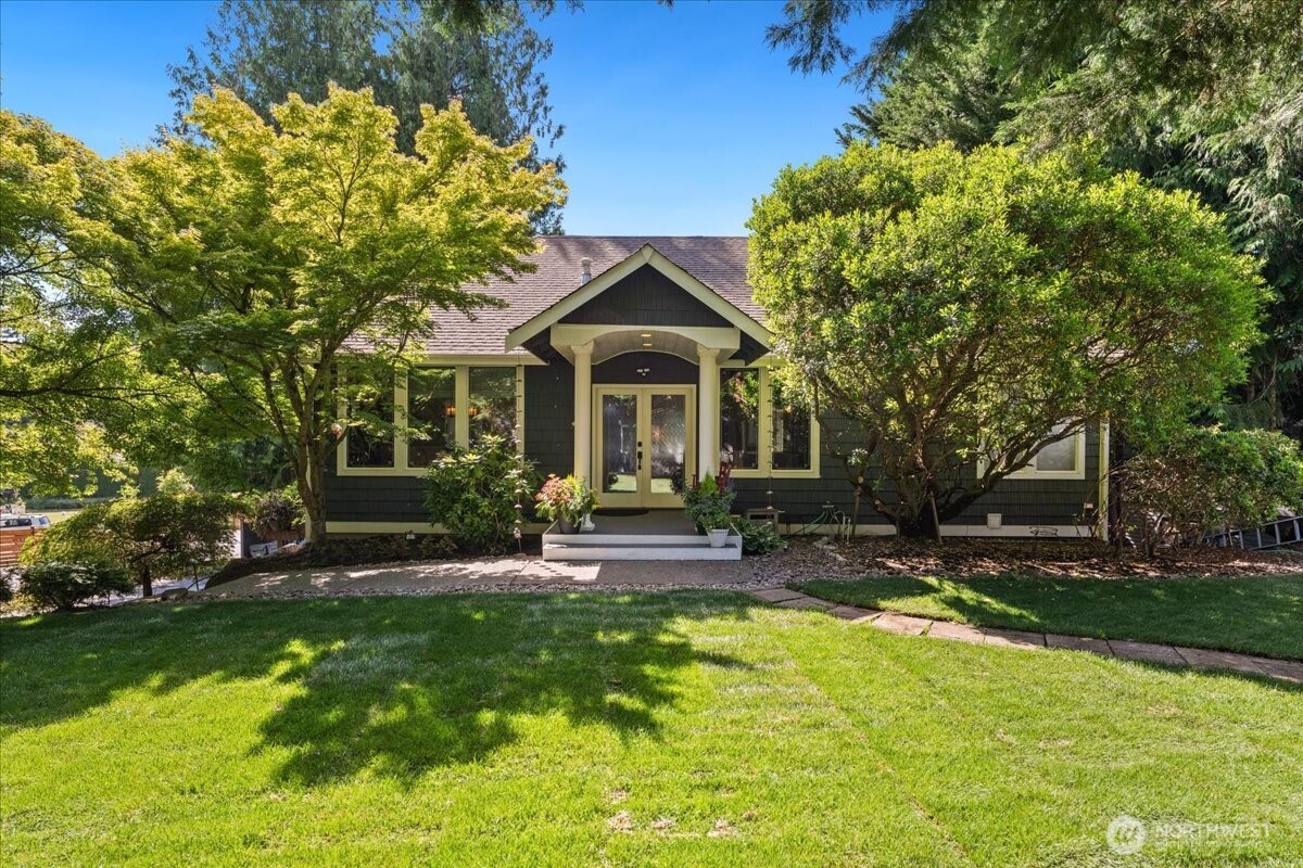 3324 Deer Island Drive E