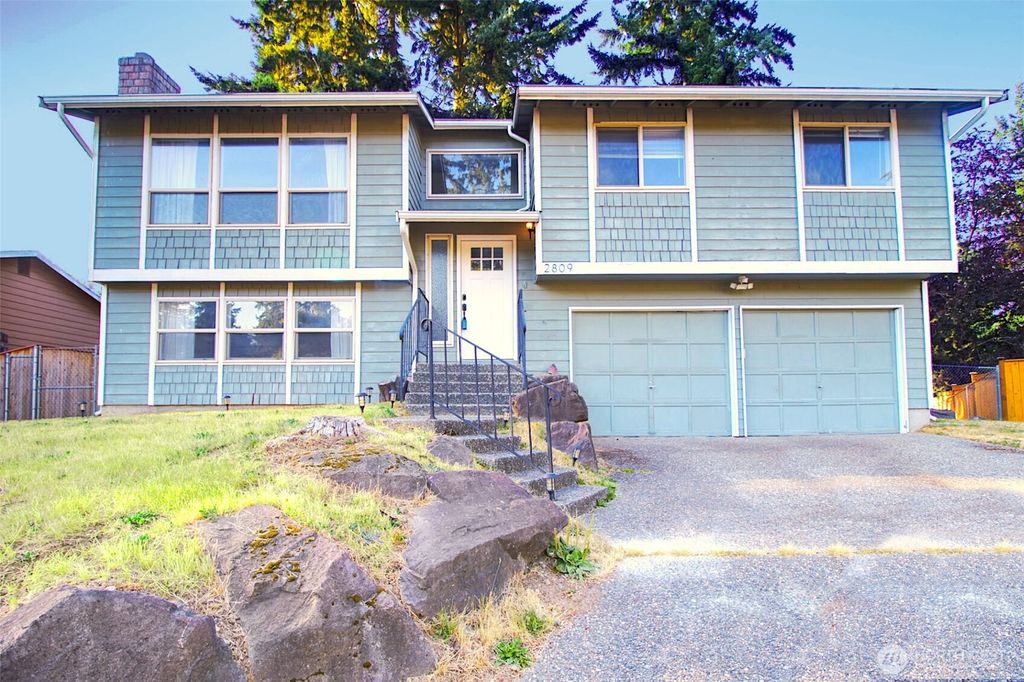 Photo of 2809 112th Place SE, Everett, WA 98208 (MLS # 2391389)