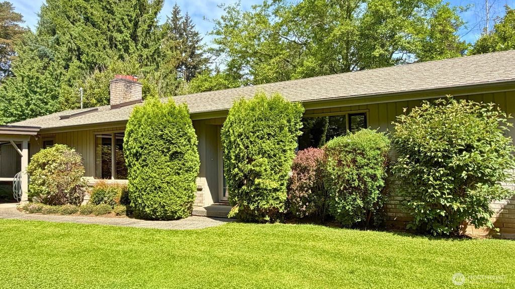 Photo of 5340 Evergreen Drive, Bellingham, WA 98226 (MLS # 2525419)
